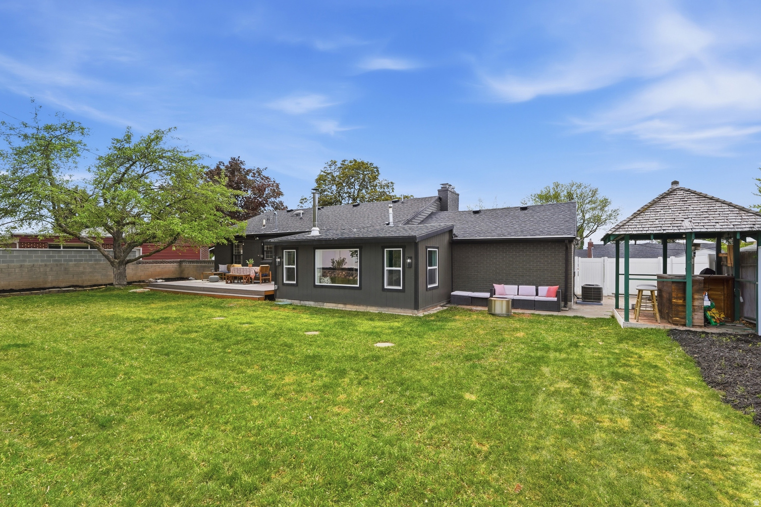 3927 S 3075 E, Holladay, UT, 84124 3927 S 3075 E, Holladay, UT, 84124