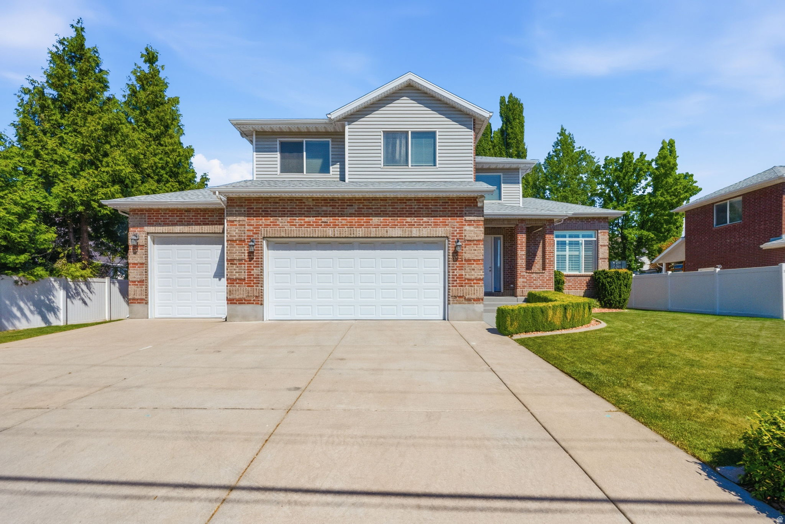 FEATURED LISTINGS