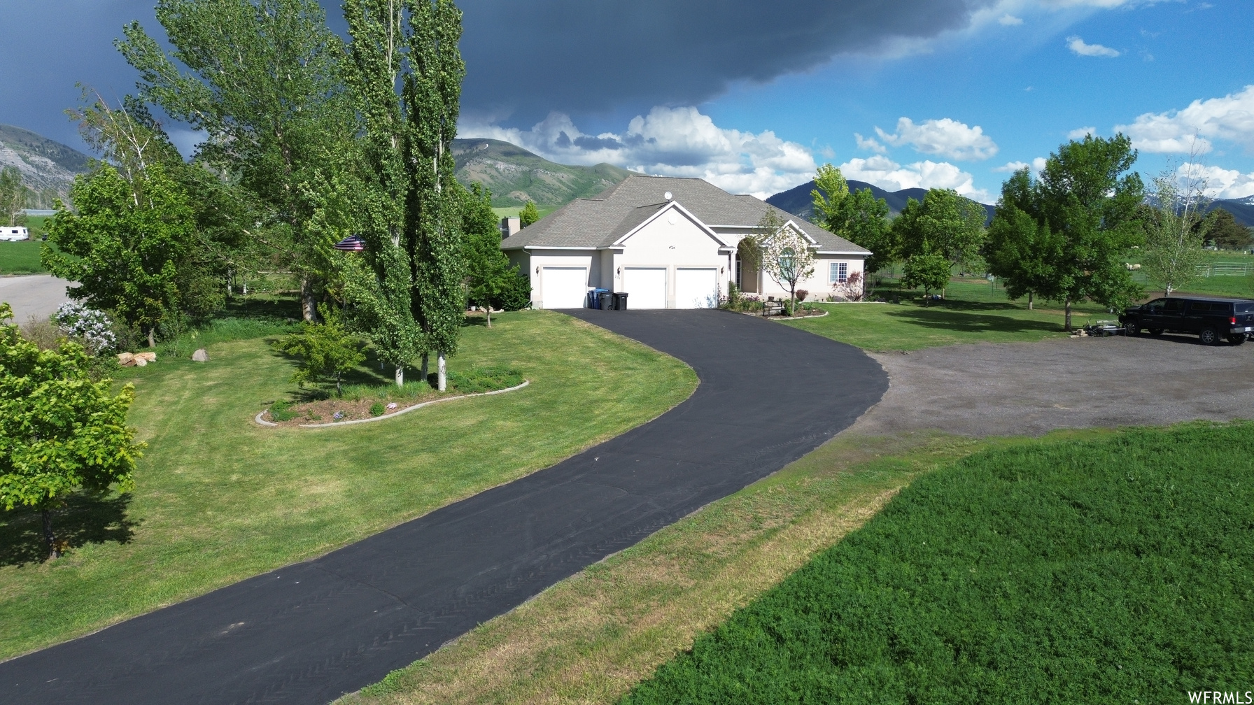 274 E 8800 S Paradise UT 84328 925,000