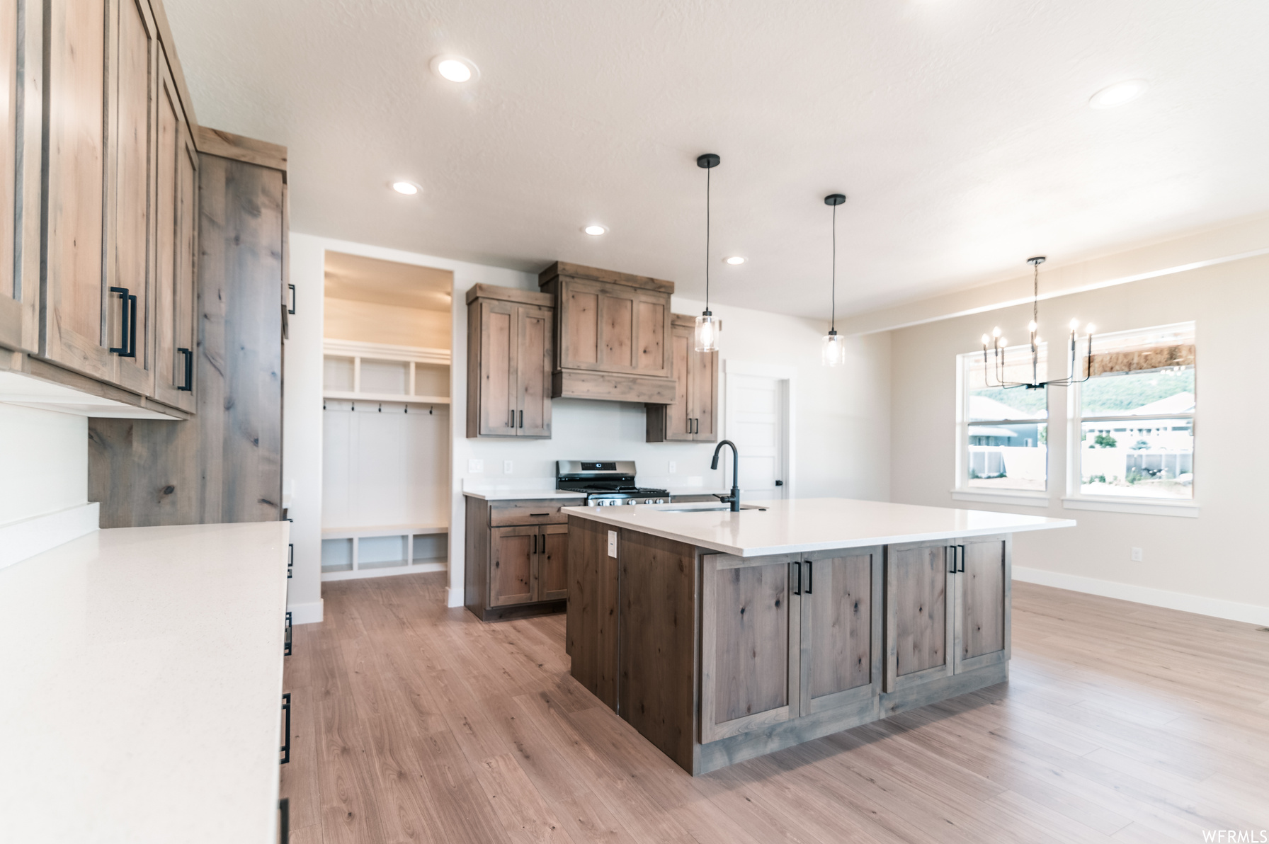 376 S 200 E Mantua UT 84324 799,000