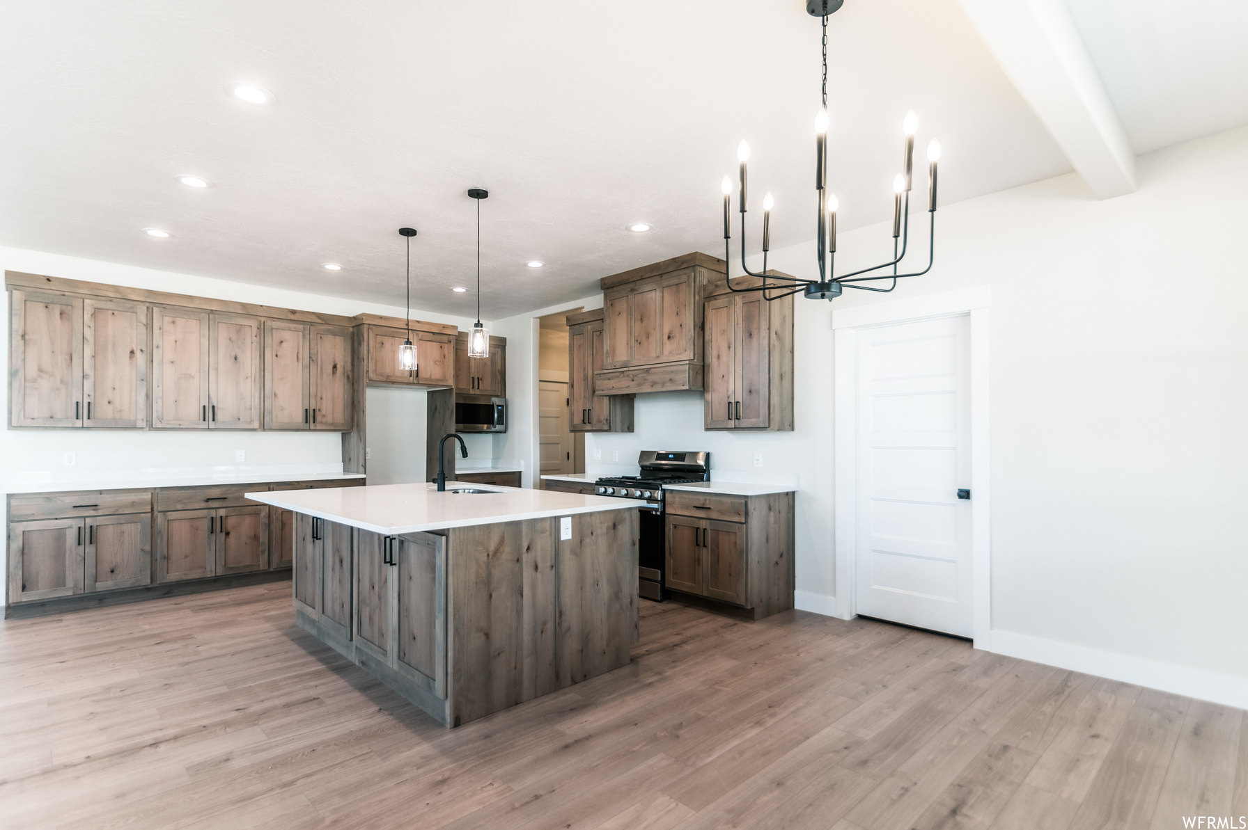 376 S 200 E Mantua UT 84324 799,000