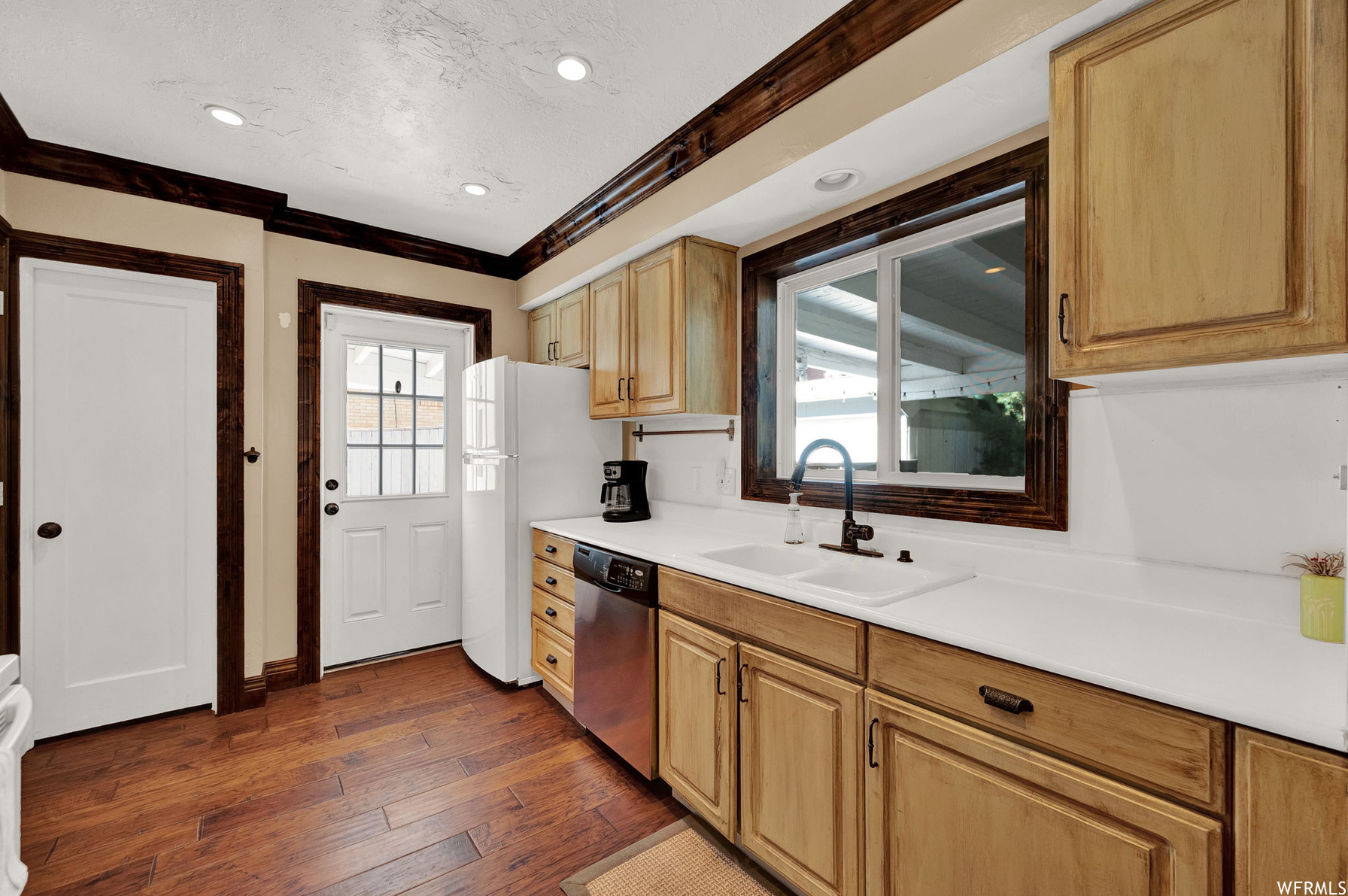 5277 S Holladay Blvd Salt Lake City UT 84117 751,000