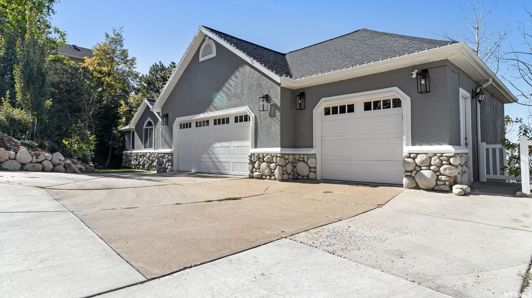 2368 S Maple Hills Dr Bountiful UT 84010 999,900