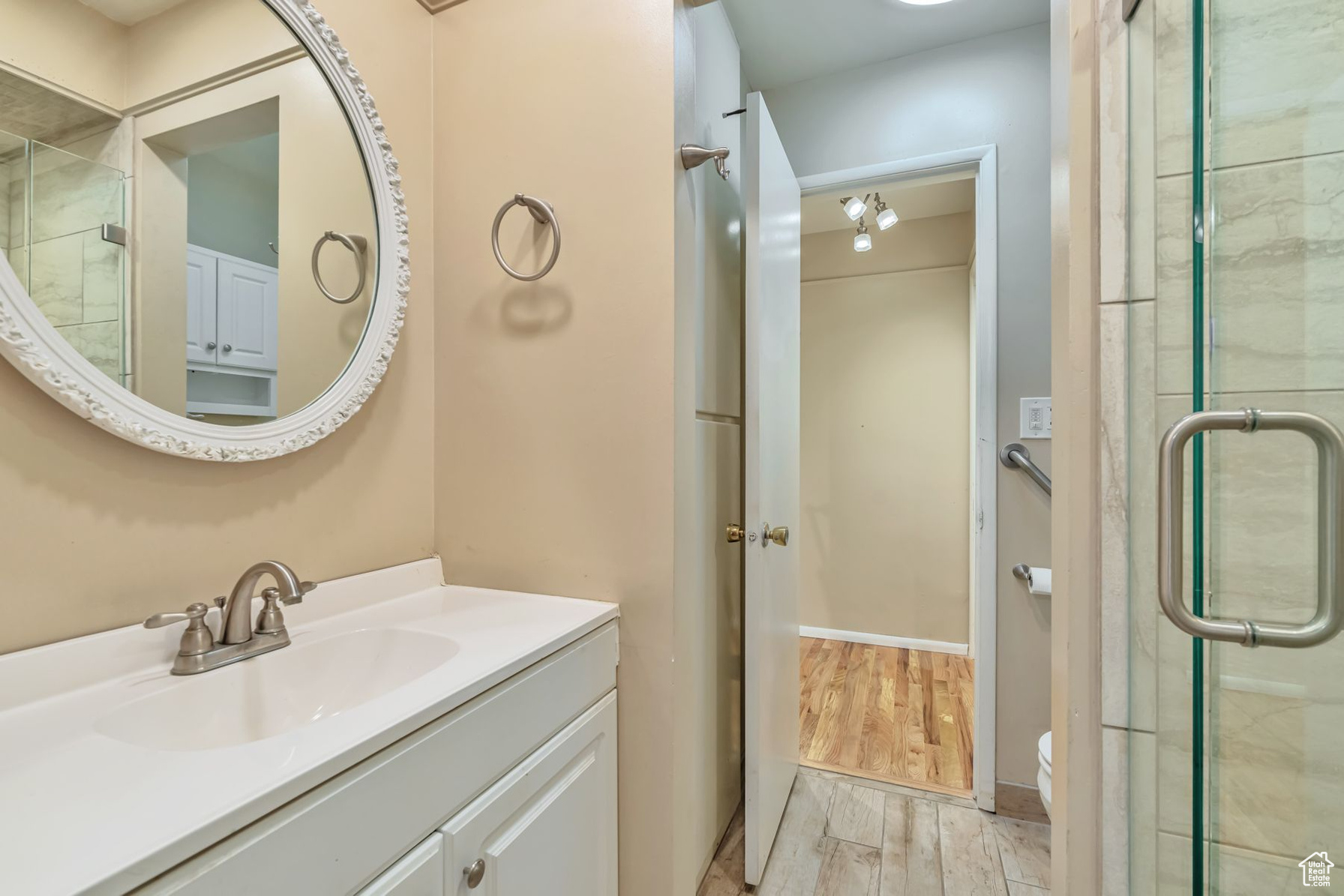 860 E Three Fountains Dr 204 Murray UT 84107 464,900