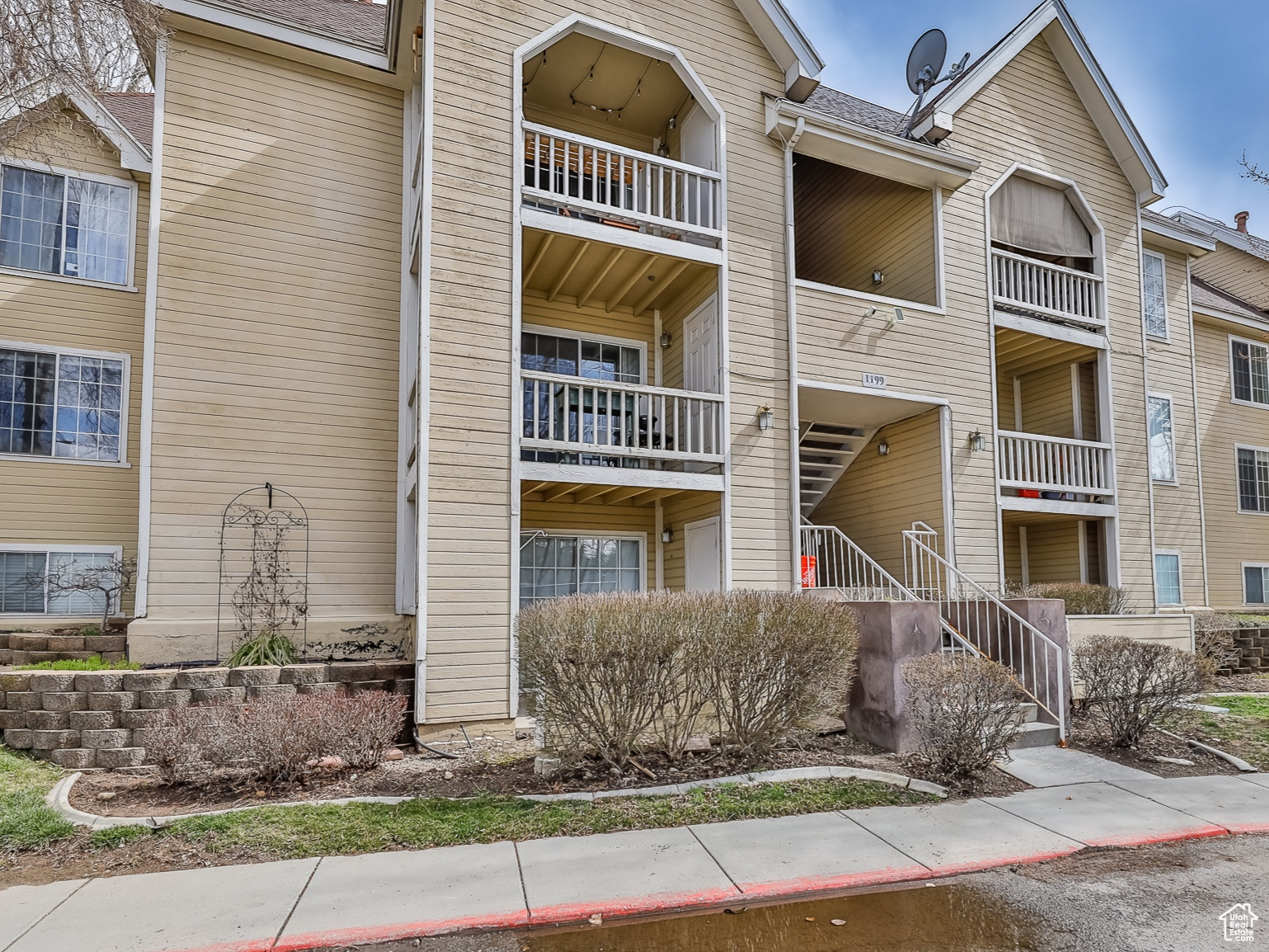 1199 E Waterside Cv 22 Cottonwood Heights UT 84047 269,000