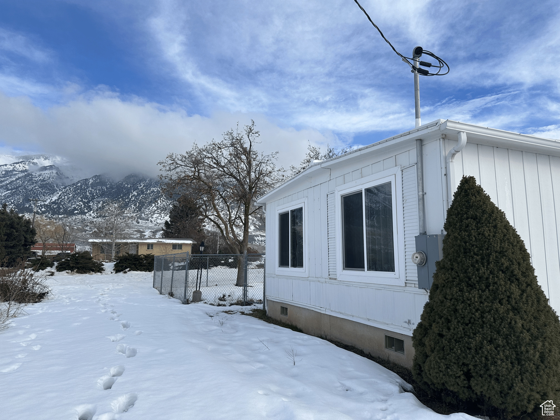 7465 N Highway 38 Honeyville UT 84314 180,000