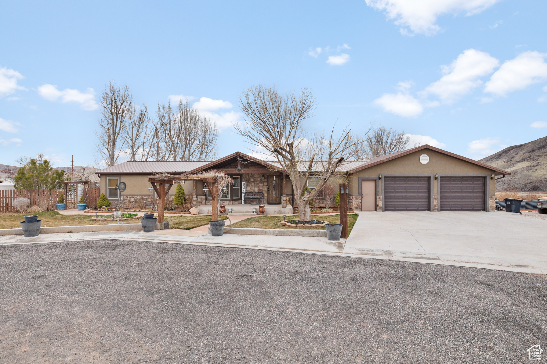 225 E Lariat Dr 30 Sigurd UT 84657 359,000