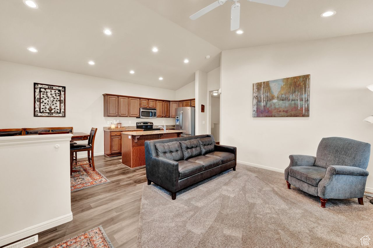 1421 S Mountain View Blvd Woods Cross UT 84087 525,000