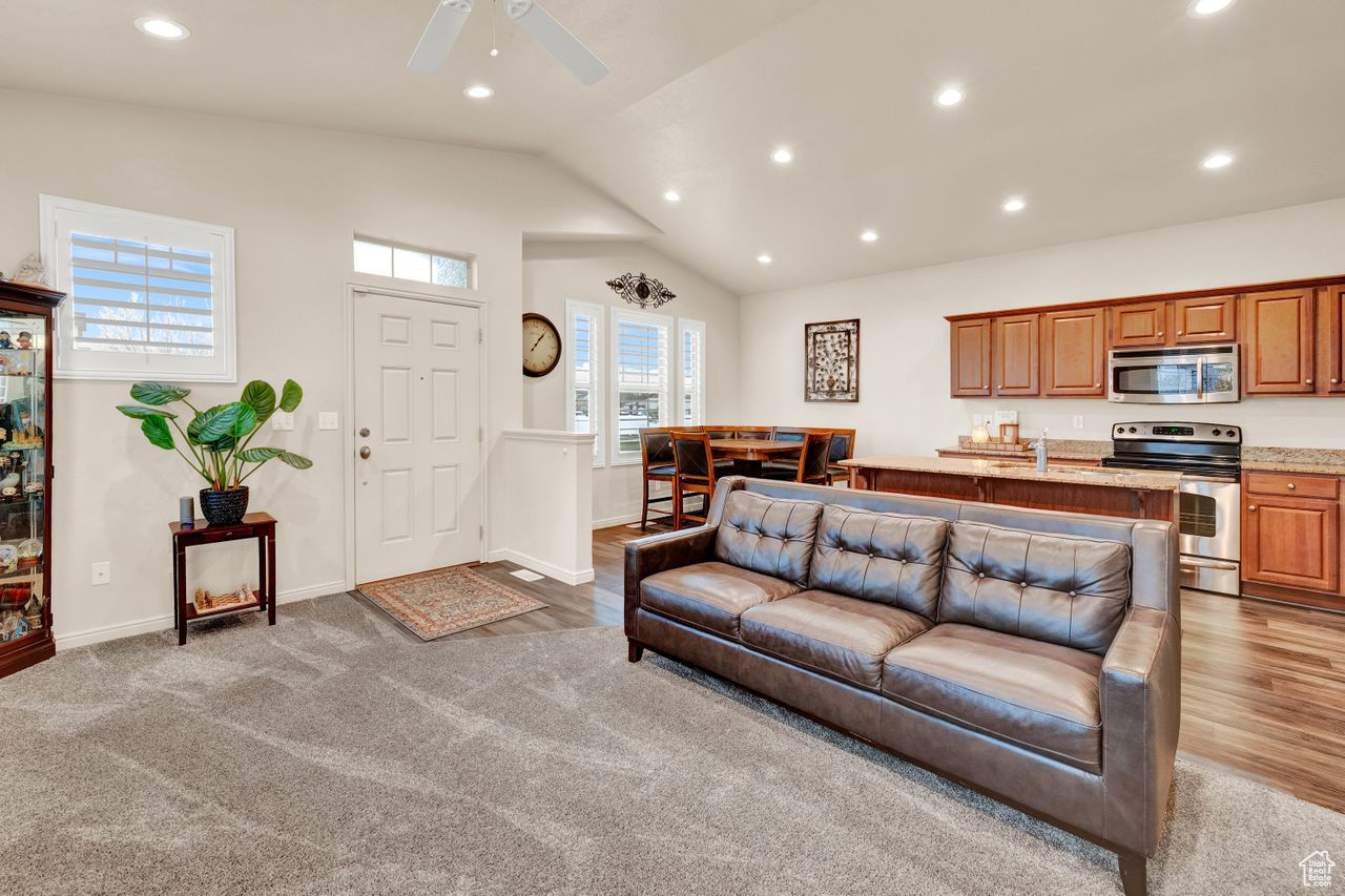 1421 S Mountain View Blvd Woods Cross UT 84087 525,000