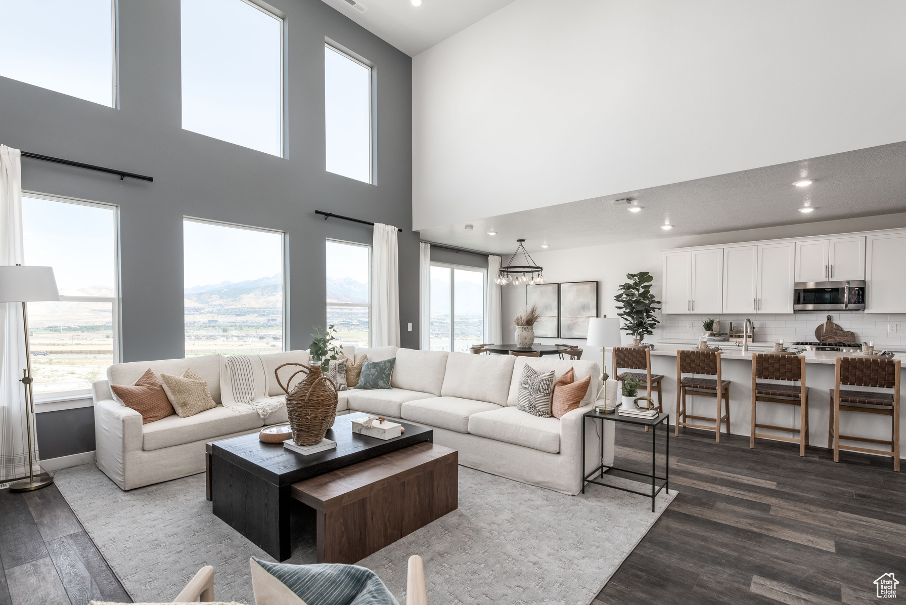 2696 N Bluebell Dr 102 Saratoga Springs UT 84045 901,900