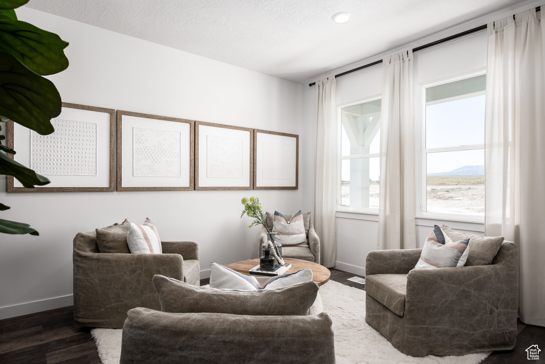 2696 N Bluebell Dr 102 Saratoga Springs UT 84045 901,900