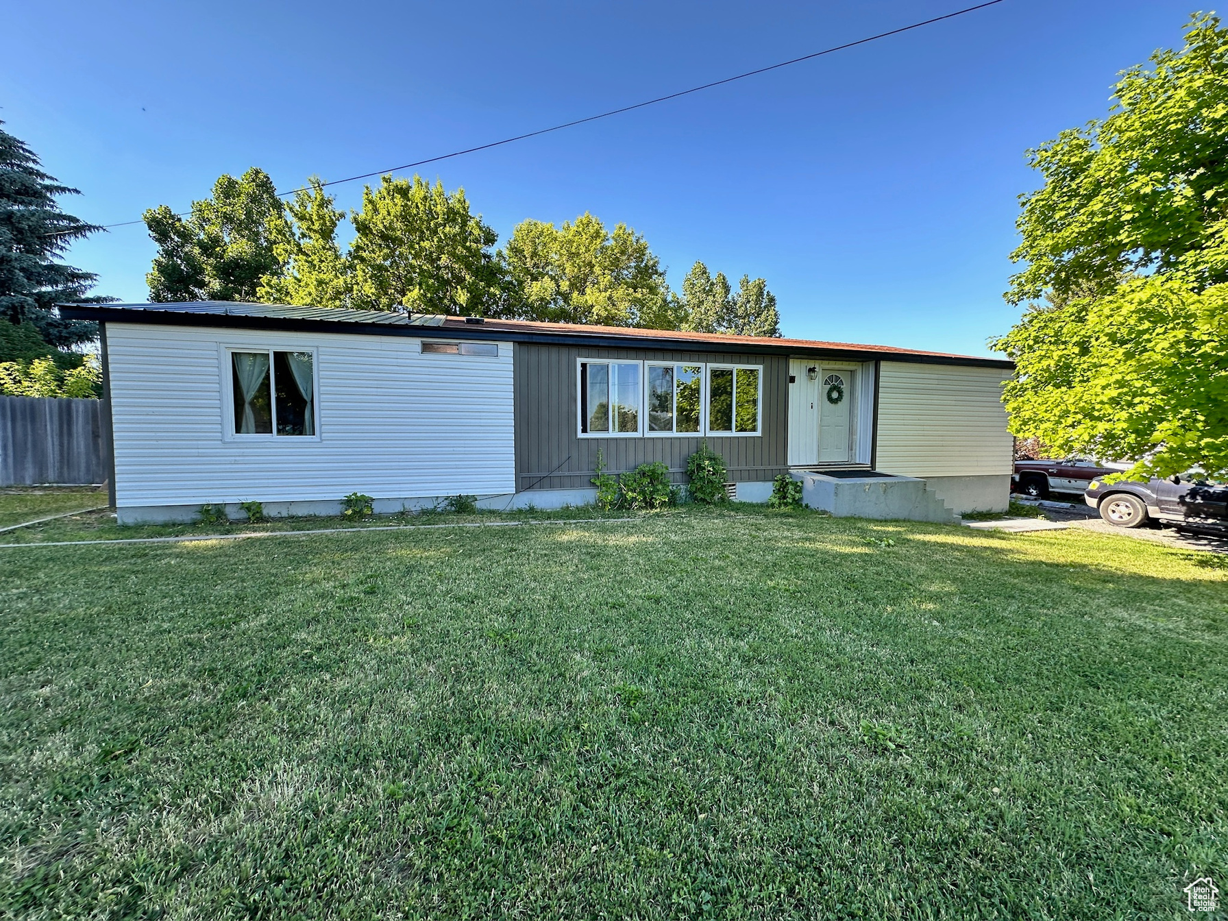 55 E 300 S Clarkston UT 84305 324,900