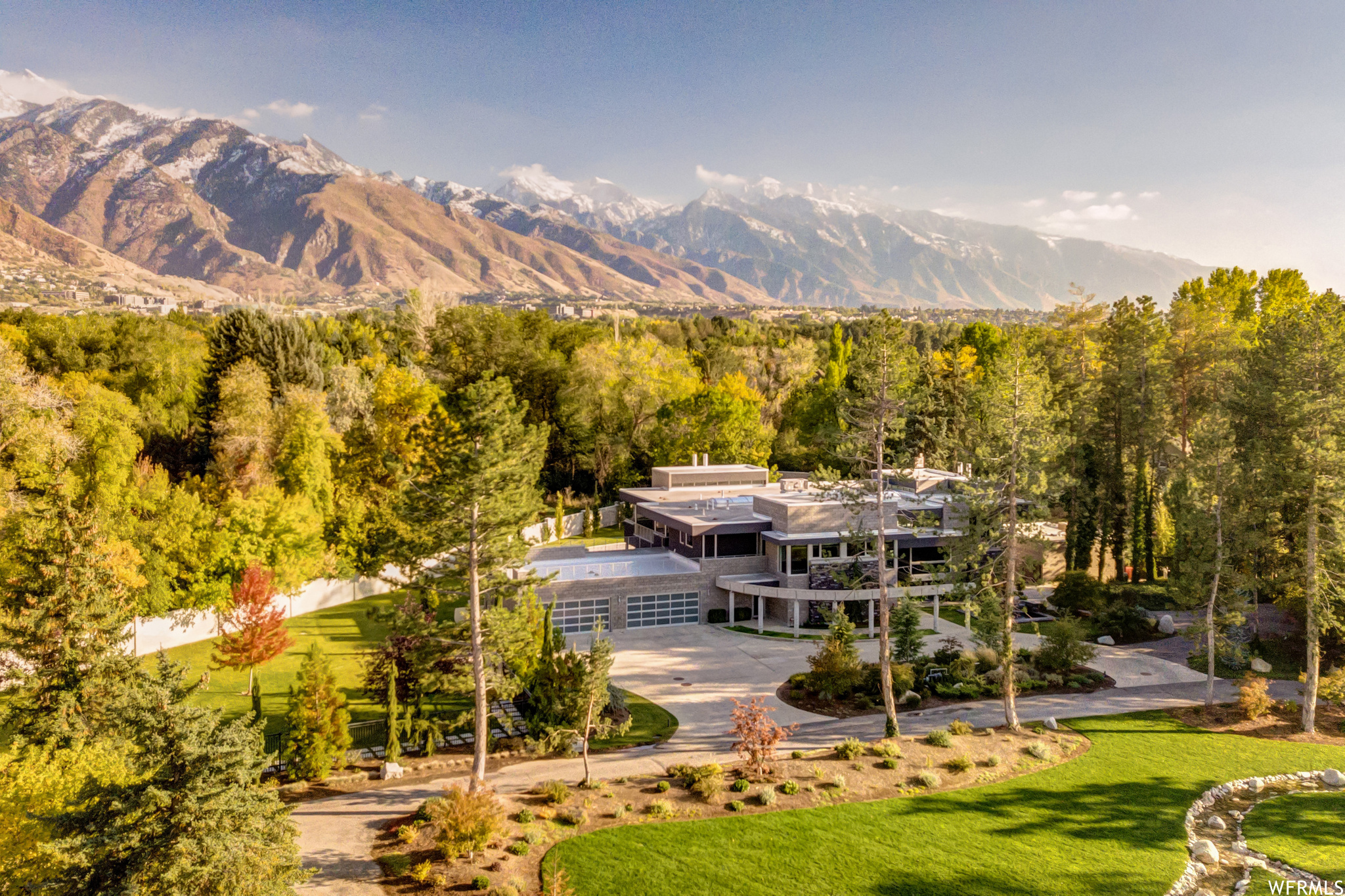 2200 E WALKER LN, Holladay UT 84117