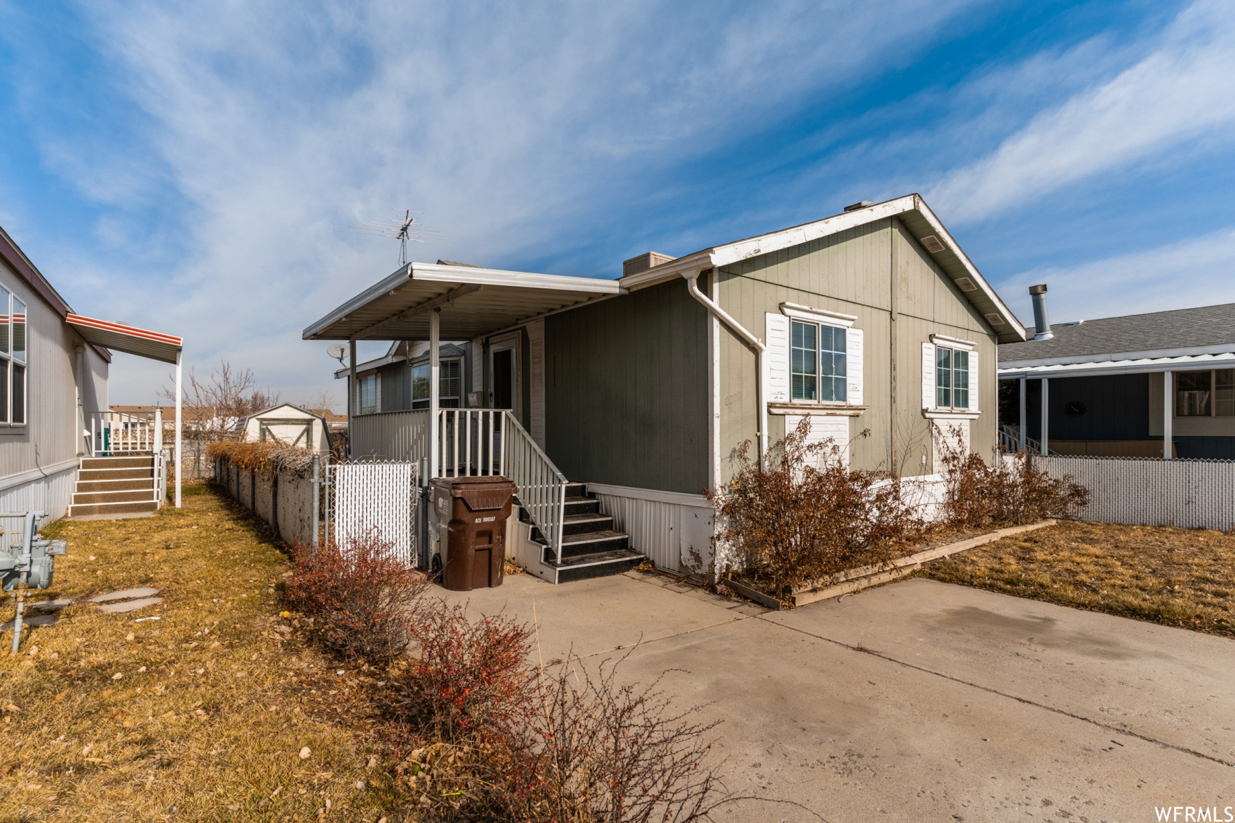 8498 W SUNSETHILLS DR, Magna UT 84044