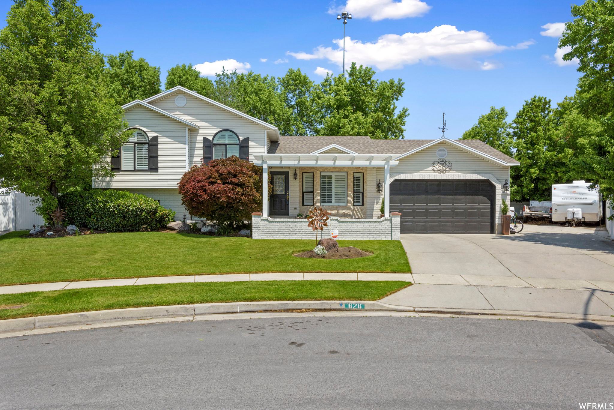 Home For Sale 626 W Sunset Links Dr, Murray, UT 84123