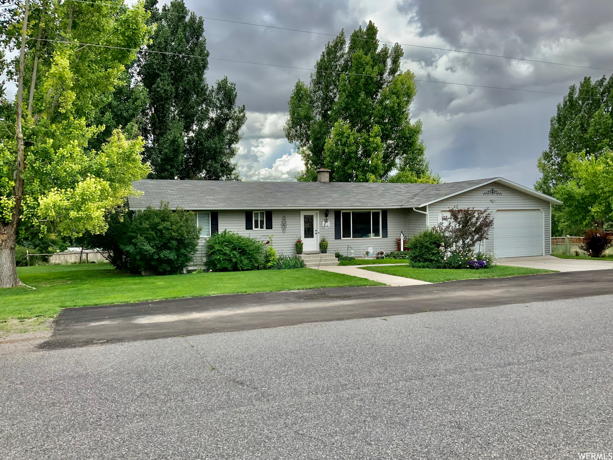 160 E 200 N, Bicknell UT 84715