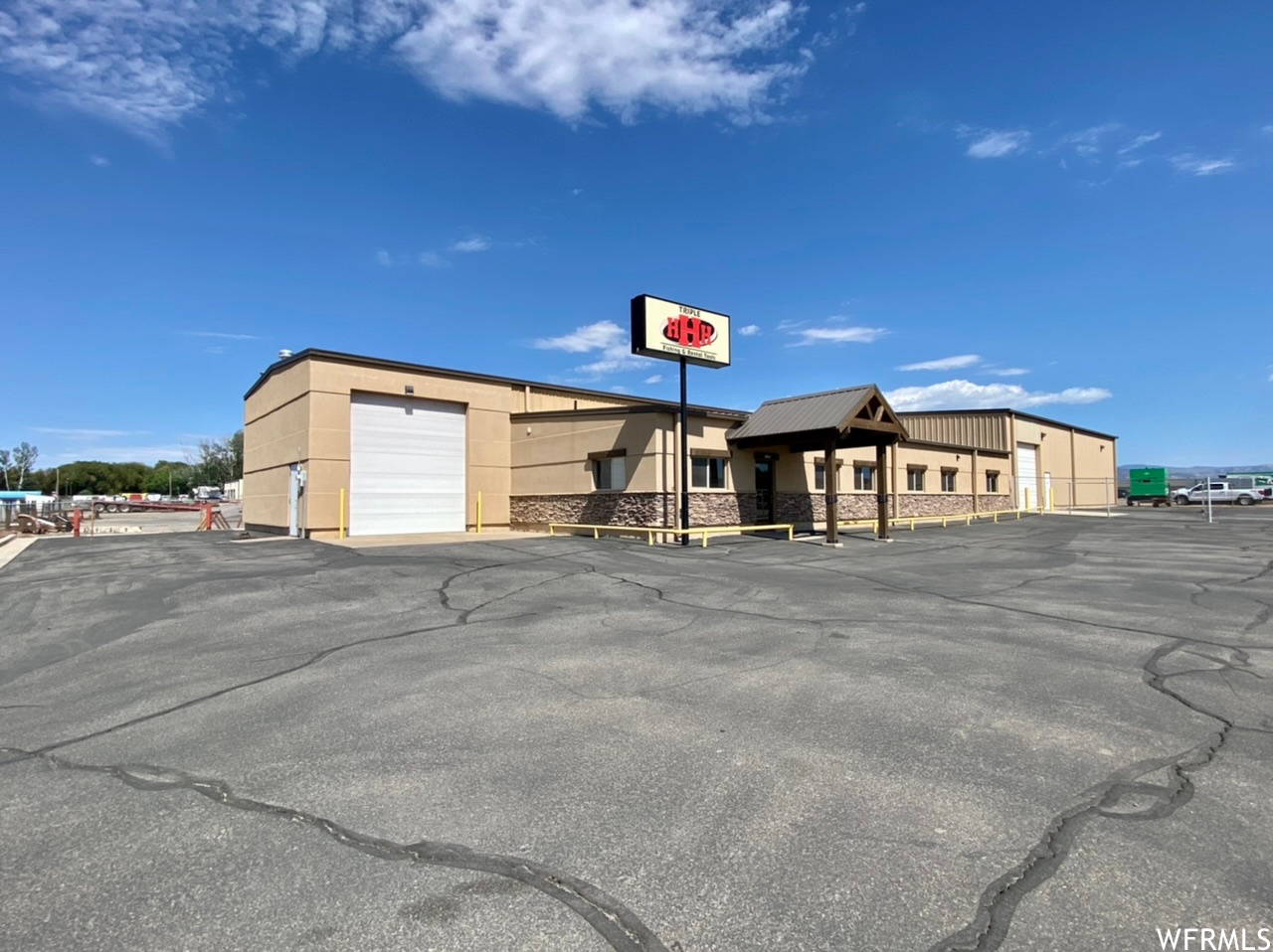 1401 E 1100 S, Vernal, Utah 84078, ,Commercial Sale Commercial Lease,For sale,1100,1829831