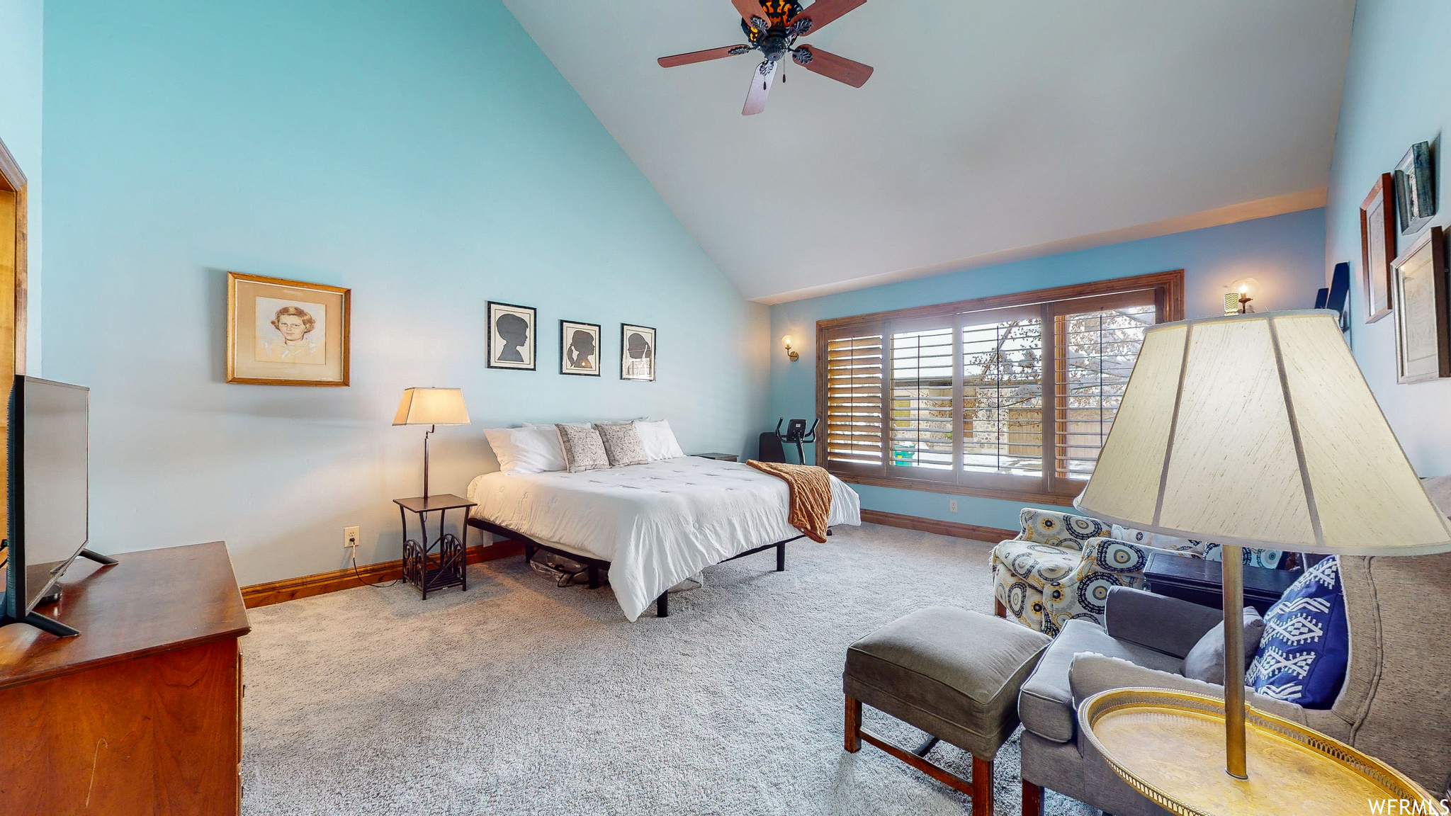 Tons of natural light.