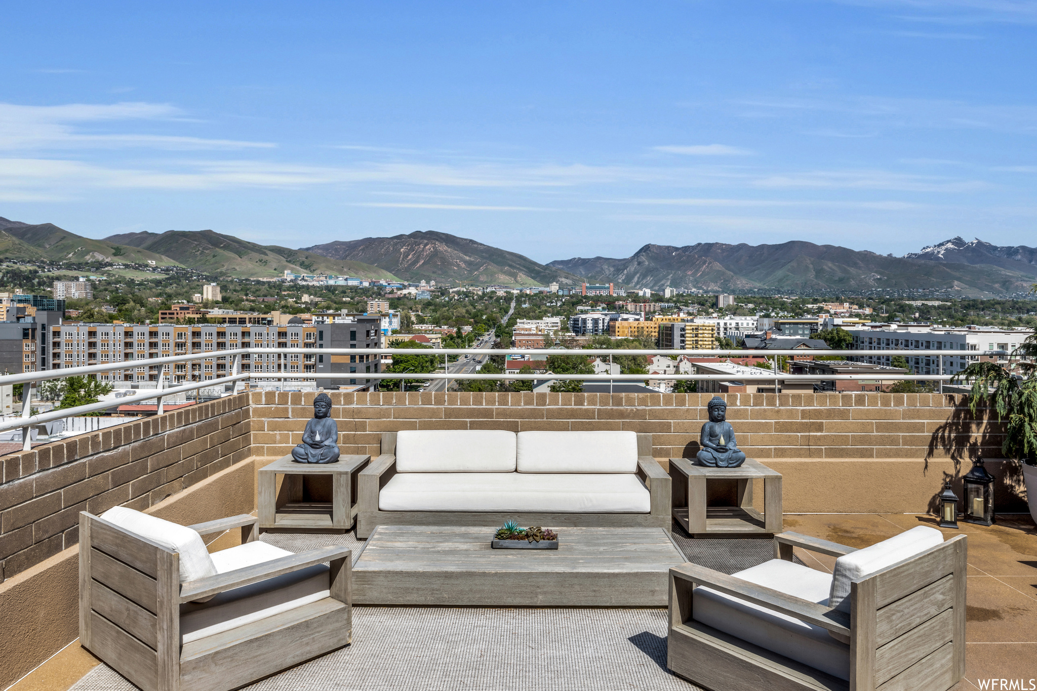 230 E BROADWAY S #1209, Salt Lake City, Utah 84111, 3 Bedrooms Bedrooms, 8 Rooms Rooms,2 BathroomsBathrooms,Residential,For sale,BROADWAY,1866096