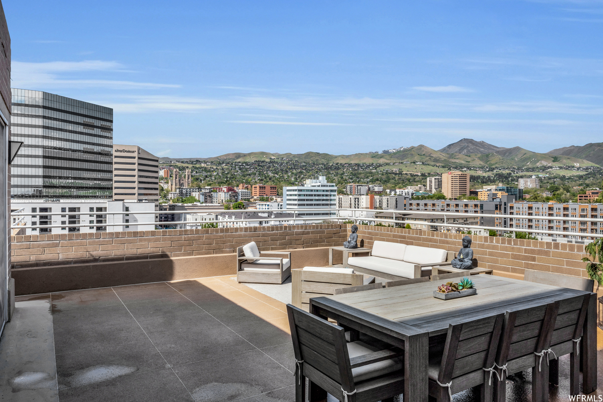 230 E BROADWAY S #1209, Salt Lake City, Utah 84111, 3 Bedrooms Bedrooms, 8 Rooms Rooms,2 BathroomsBathrooms,Residential,For sale,BROADWAY,1866096