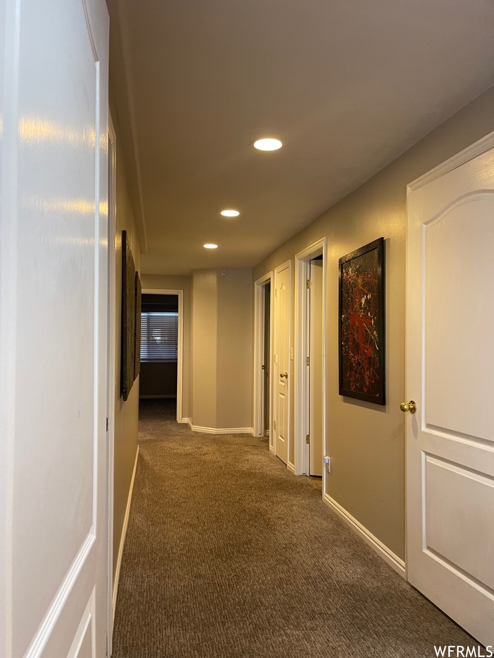 Hall to bedrooms.