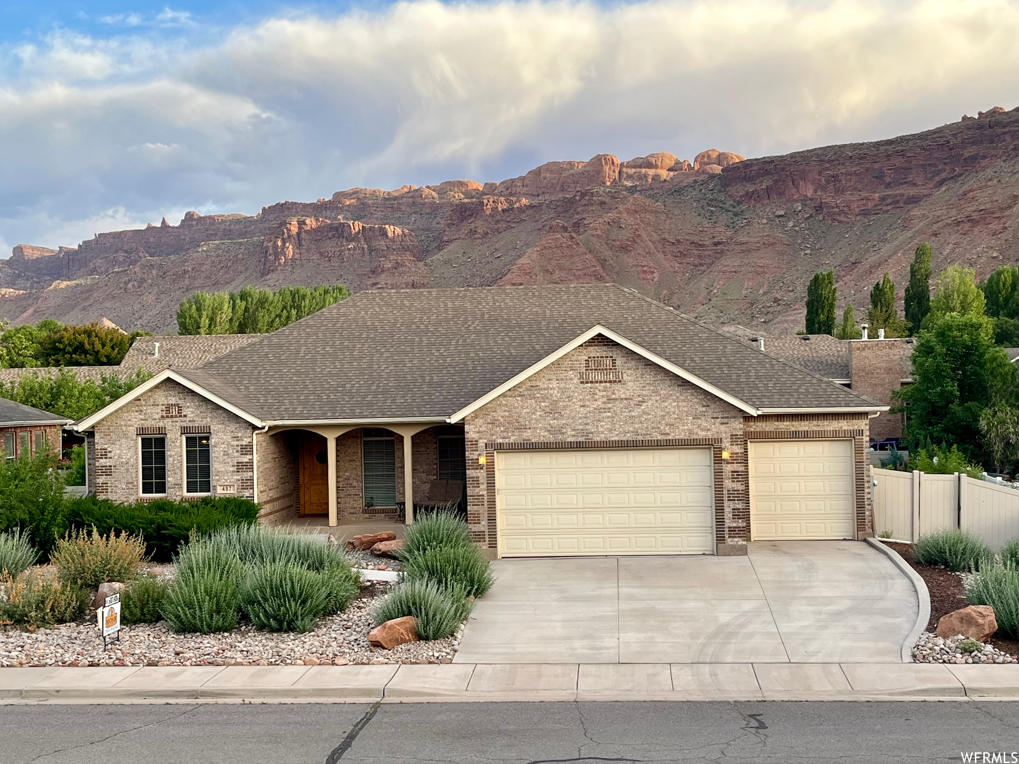 487 KIVA, Moab, Utah 84532, 4 Bedrooms Bedrooms, 16 Rooms Rooms,2 BathroomsBathrooms,Residential,For sale,KIVA,1877646