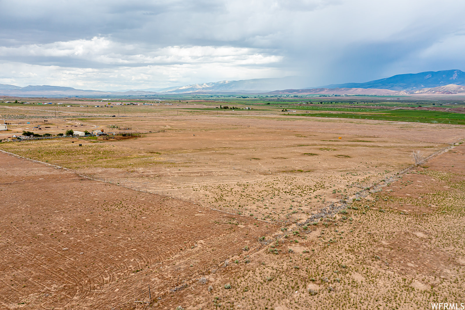 View of mountain feature