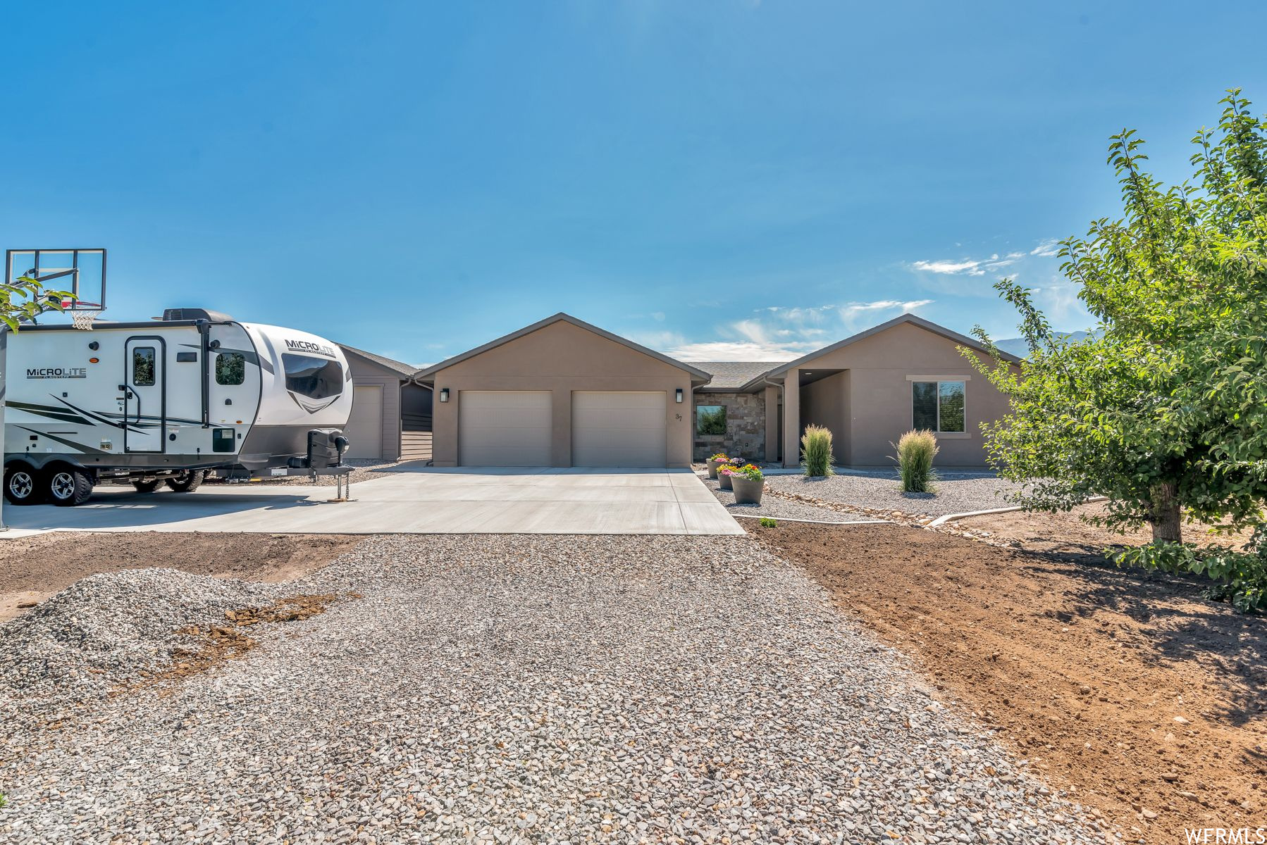 37 S 600 E Genola UT 84655 840,000