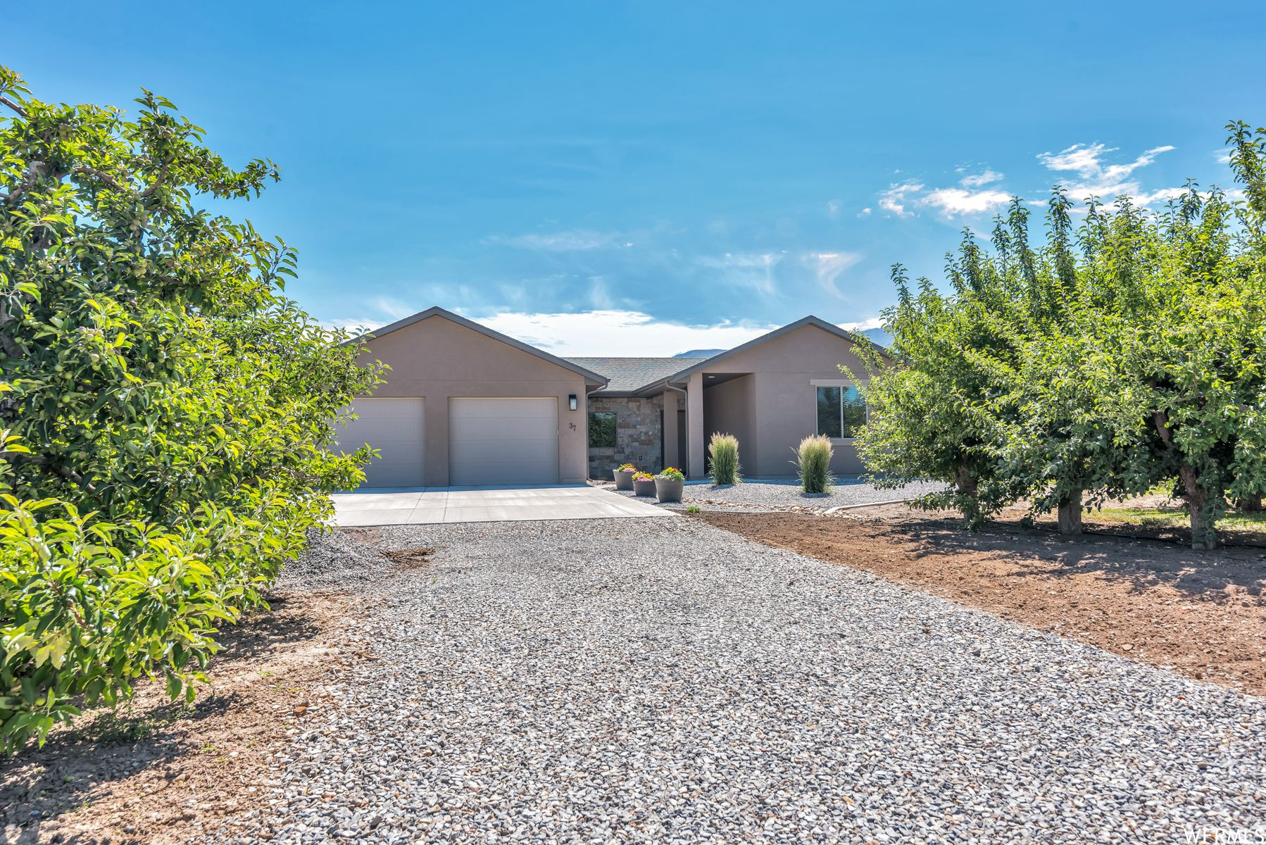 37 S 600 E Genola UT 84655 840,000