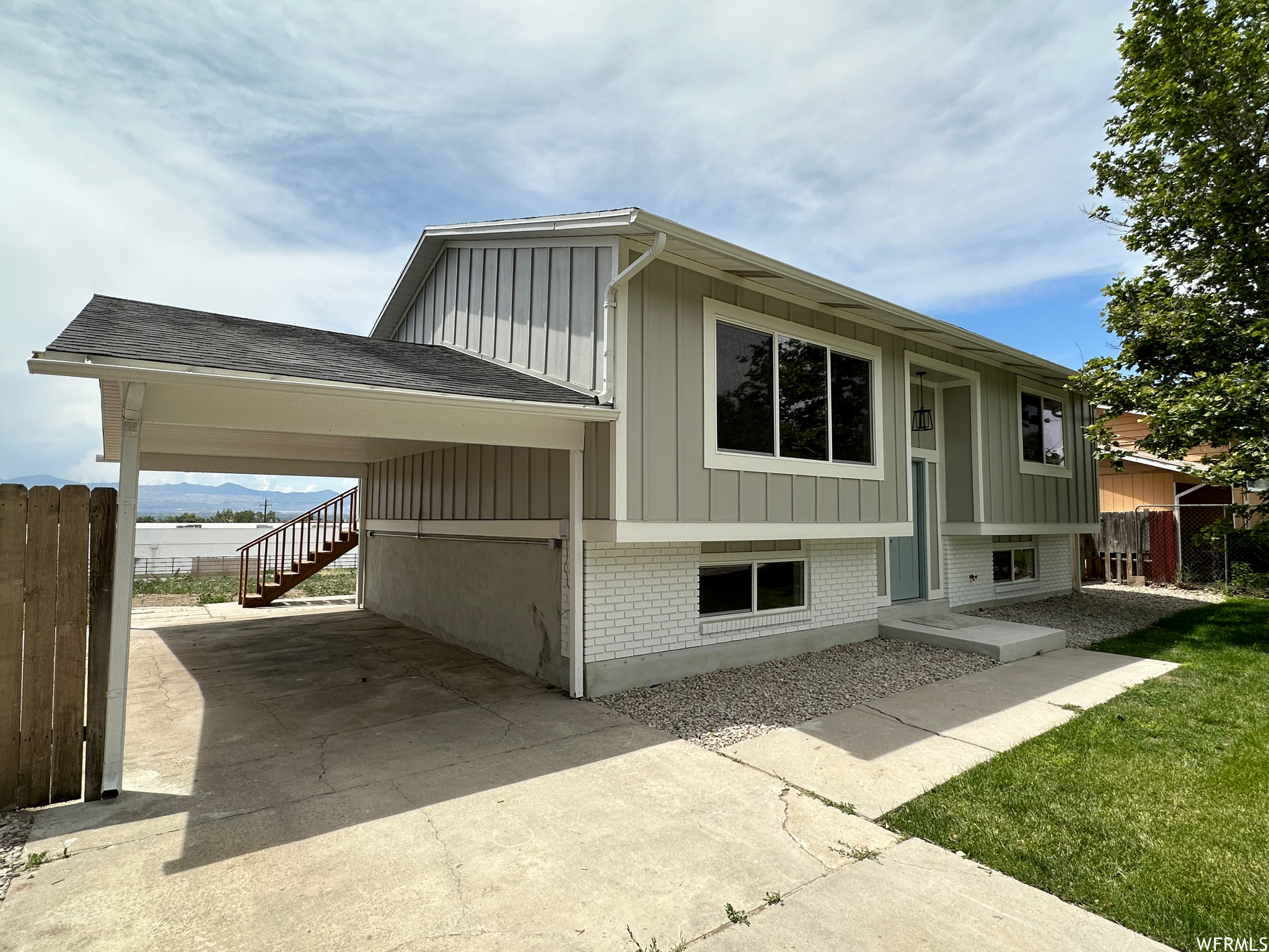 10530 S SILVER MOUNTAIN DR, Sandy UT 84094