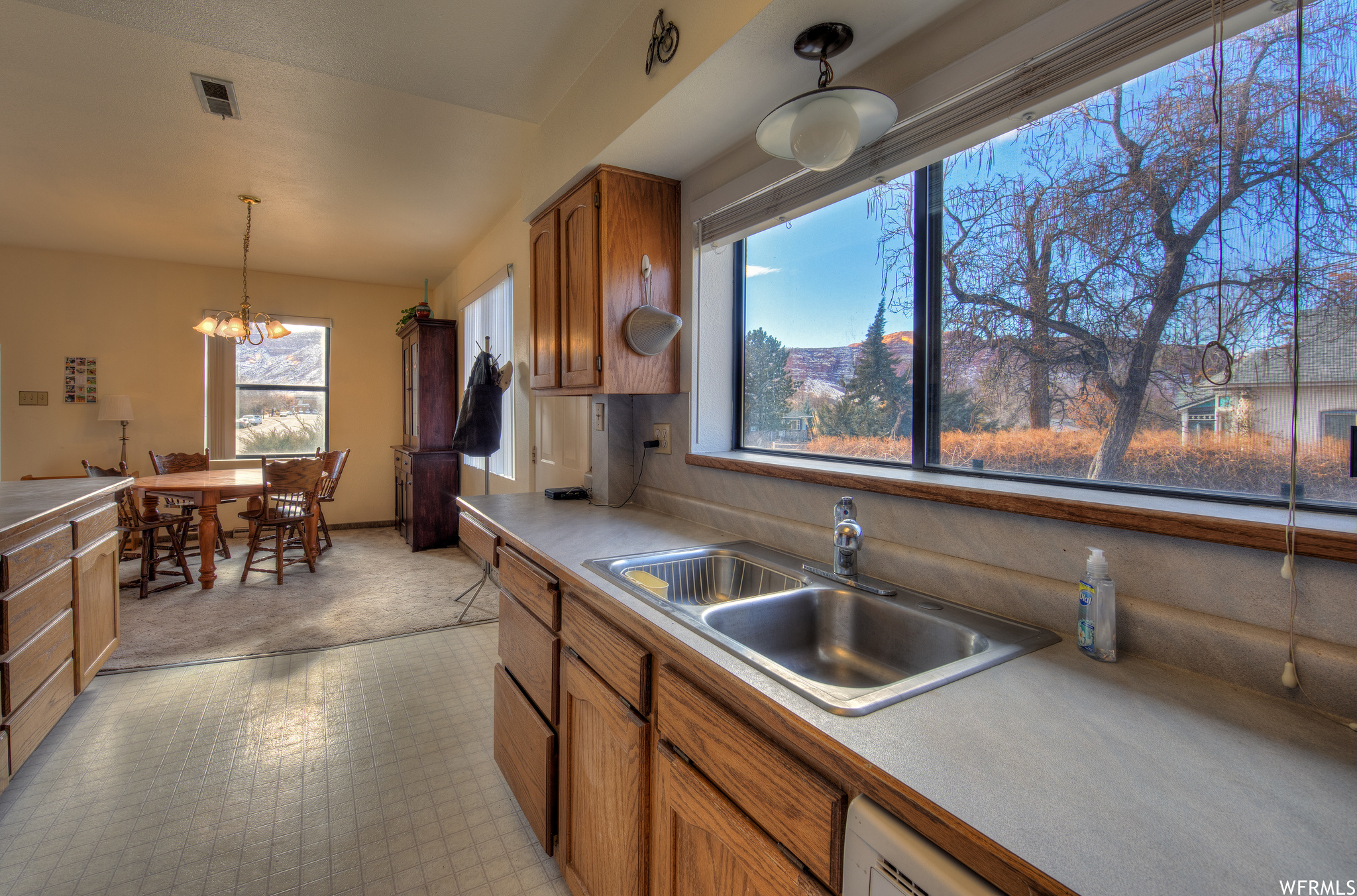 195 E 200 N, Moab, Utah 84532, 3 Bedrooms Bedrooms, 12 Rooms Rooms,1 BathroomBathrooms,Residential,For sale,200,1886992