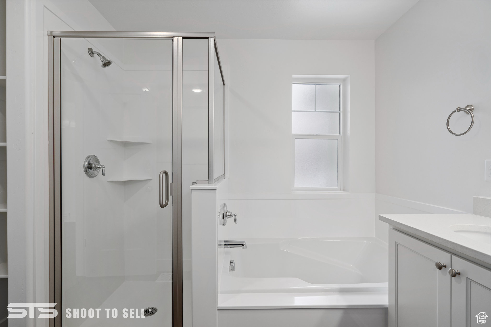 Separate Tub/Shower  (photo from similar unit)