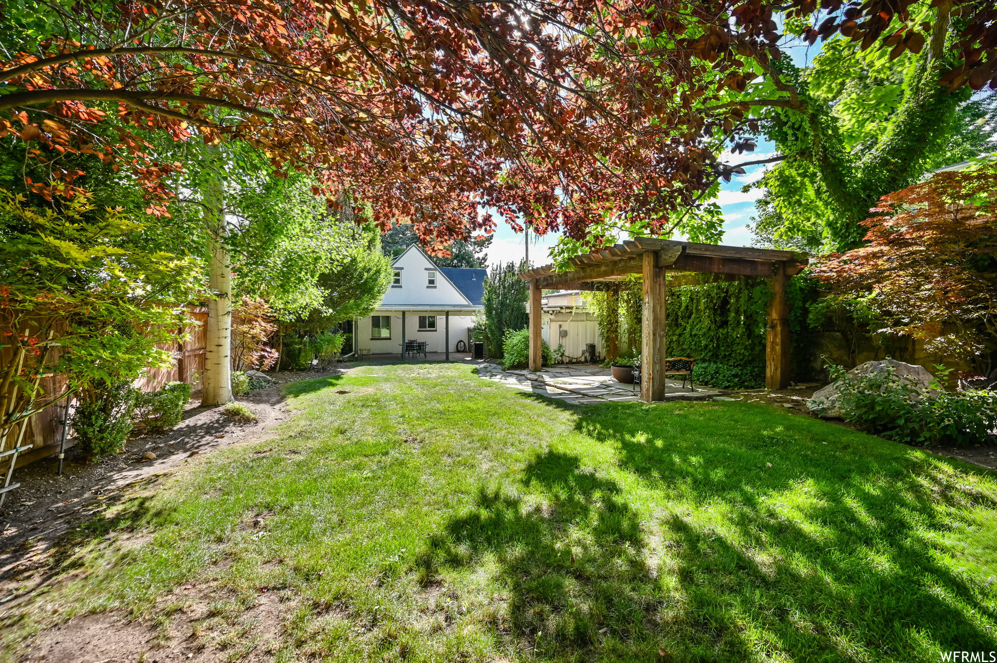 5277 S Holladay Blvd Salt Lake City UT 84117 751,000