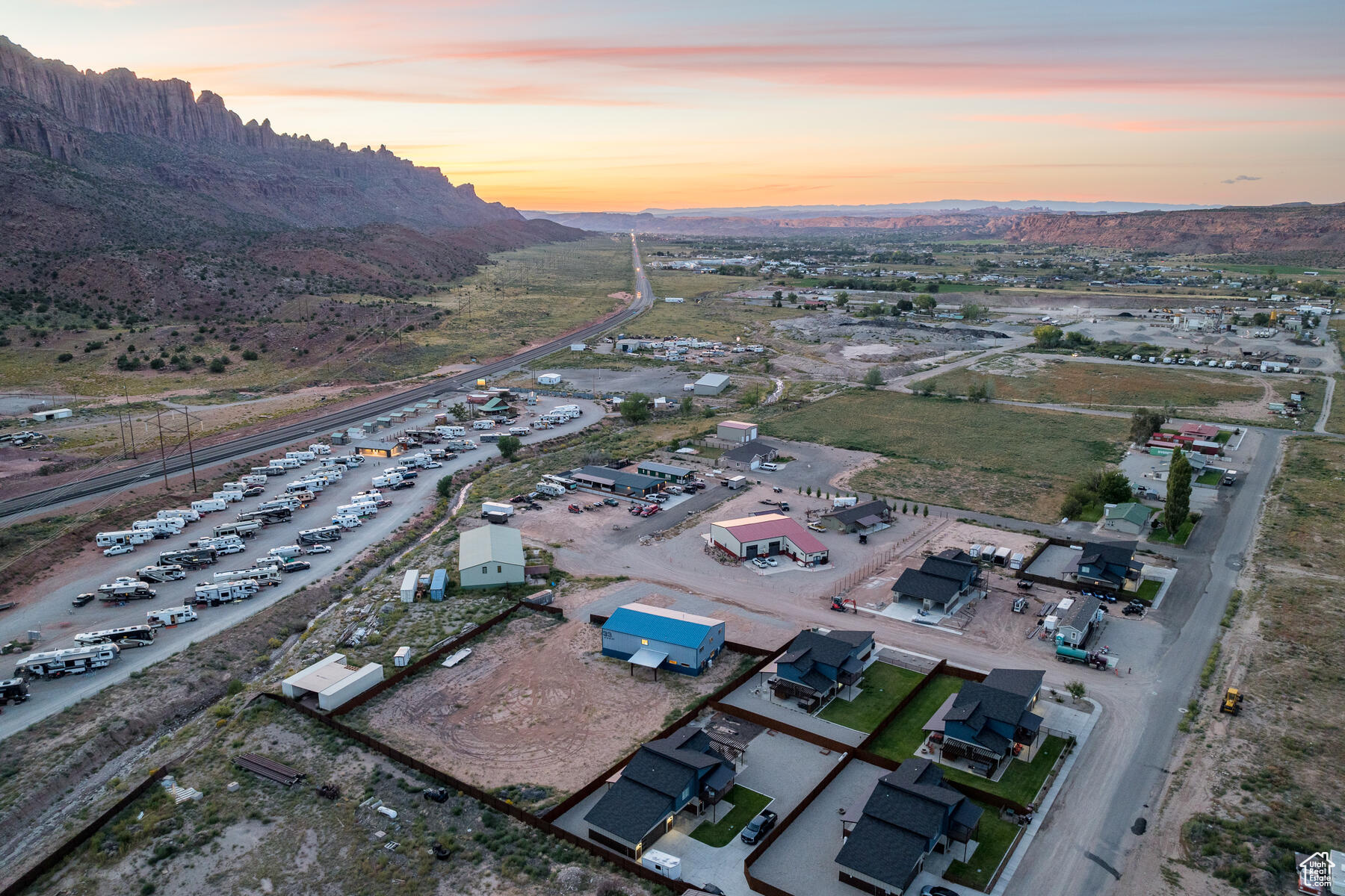 33 TANGREN, Moab, Utah 84532, 2 Bedrooms Bedrooms, 10 Rooms Rooms,1 BathroomBathrooms,Residential,For sale,TANGREN,1897334