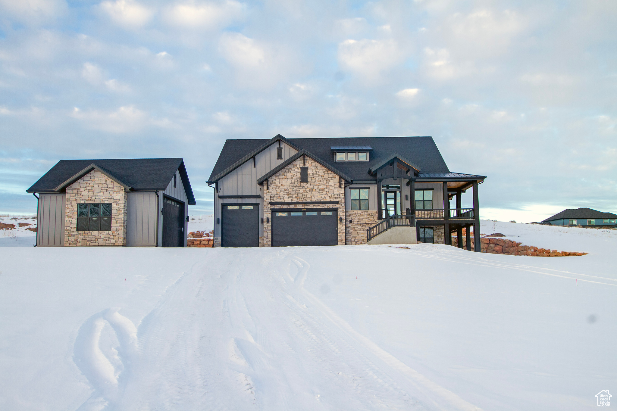 View of front of house featuring a garage