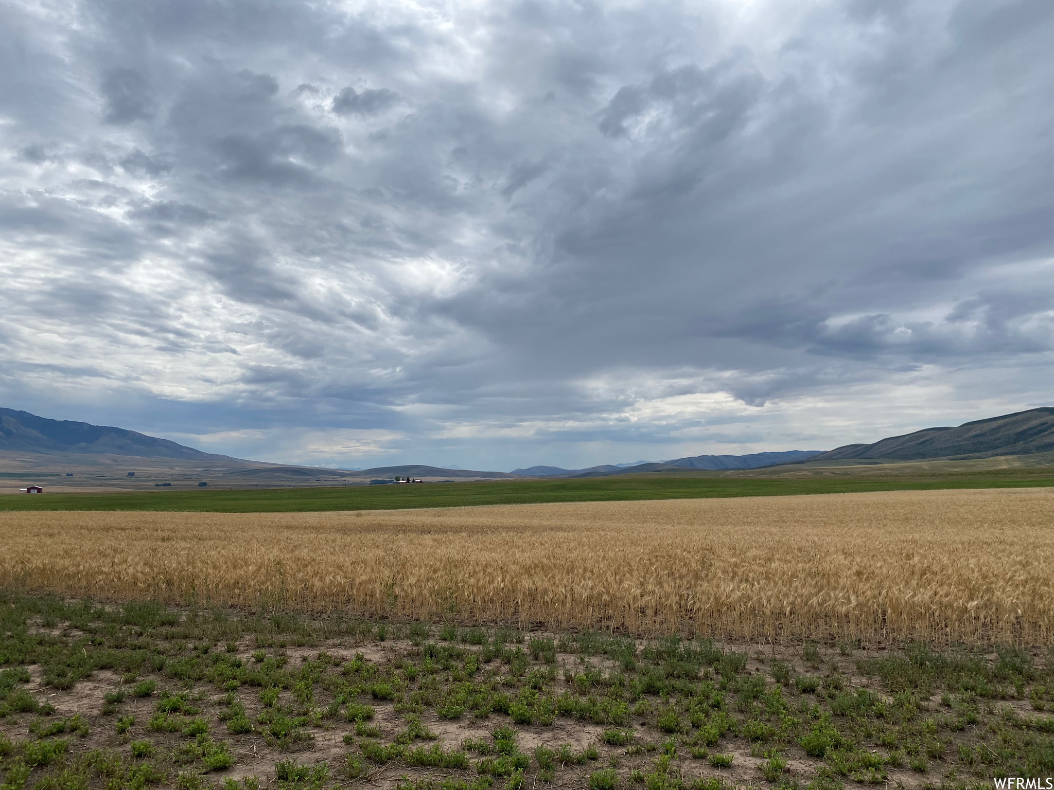 View of mountain feature