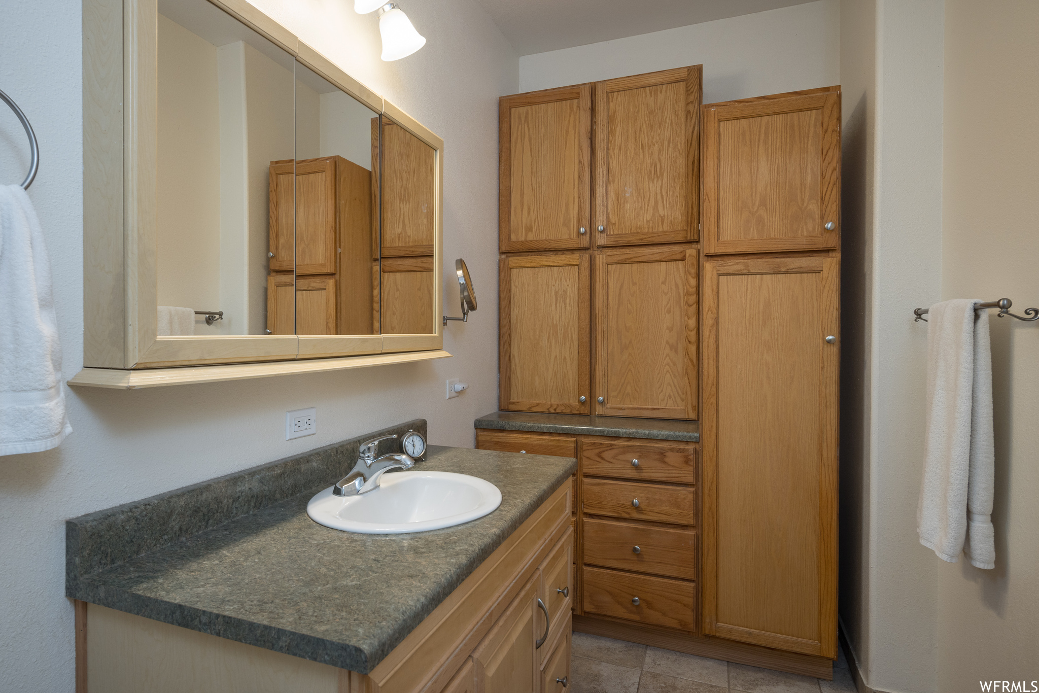 684 W BLUE MOUNTAIN RIDGE, Monticello, Utah 84535, 2 Bedrooms Bedrooms, 11 Rooms Rooms,2 BathroomsBathrooms,Residential,For sale,BLUE MOUNTAIN RIDGE,1900906
