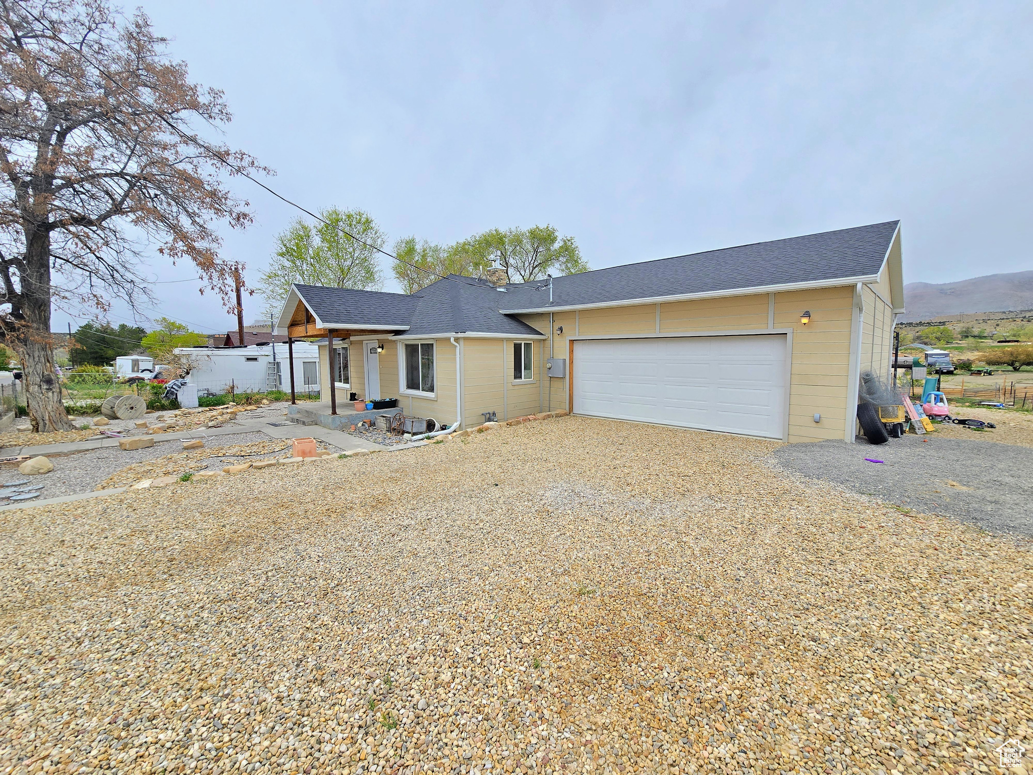 View of front facade with a garage