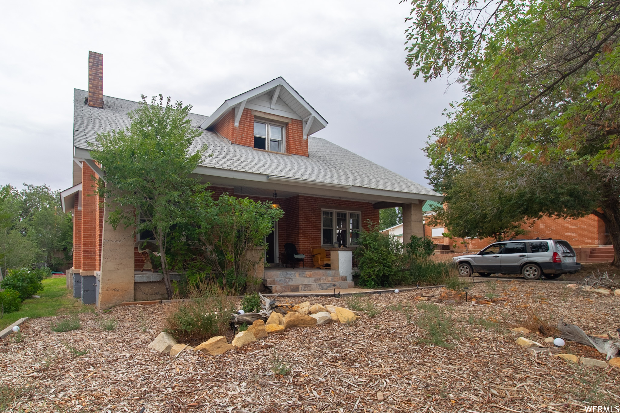 35 S Center St Escalante UT 84726 450,000