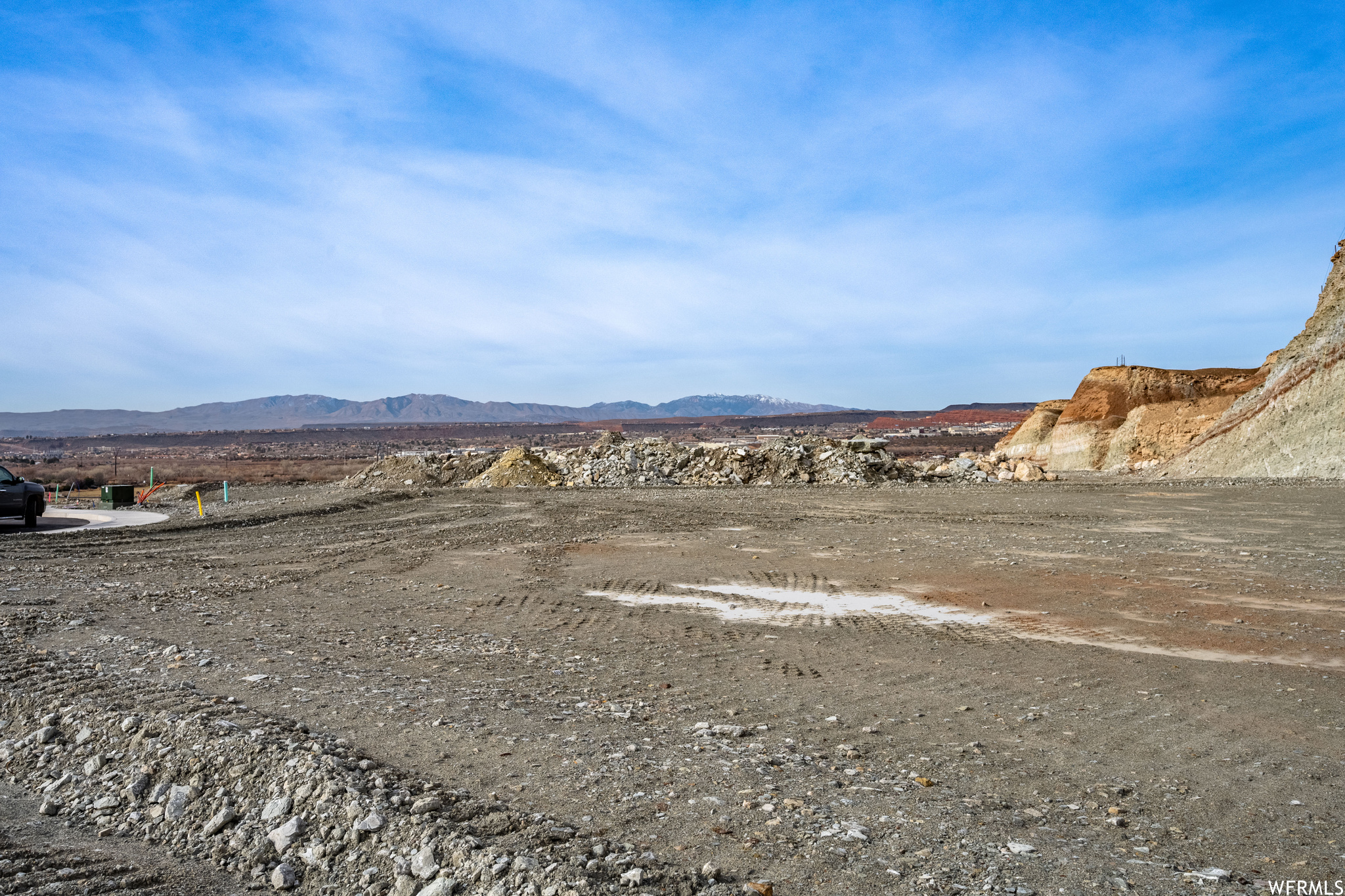 View of mountain feature