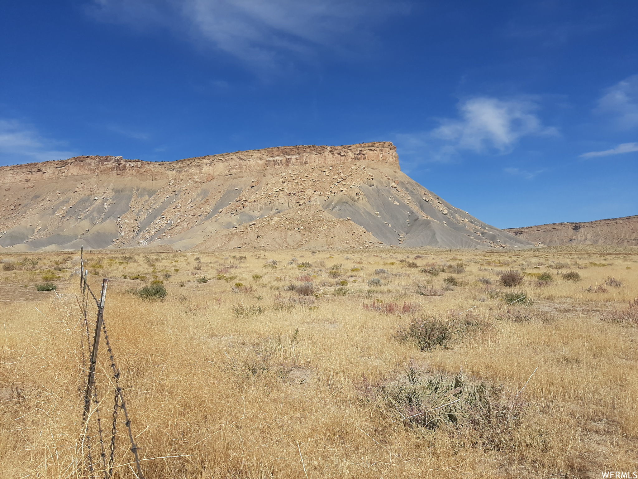 20 ac. looking at the Book Cliffs.