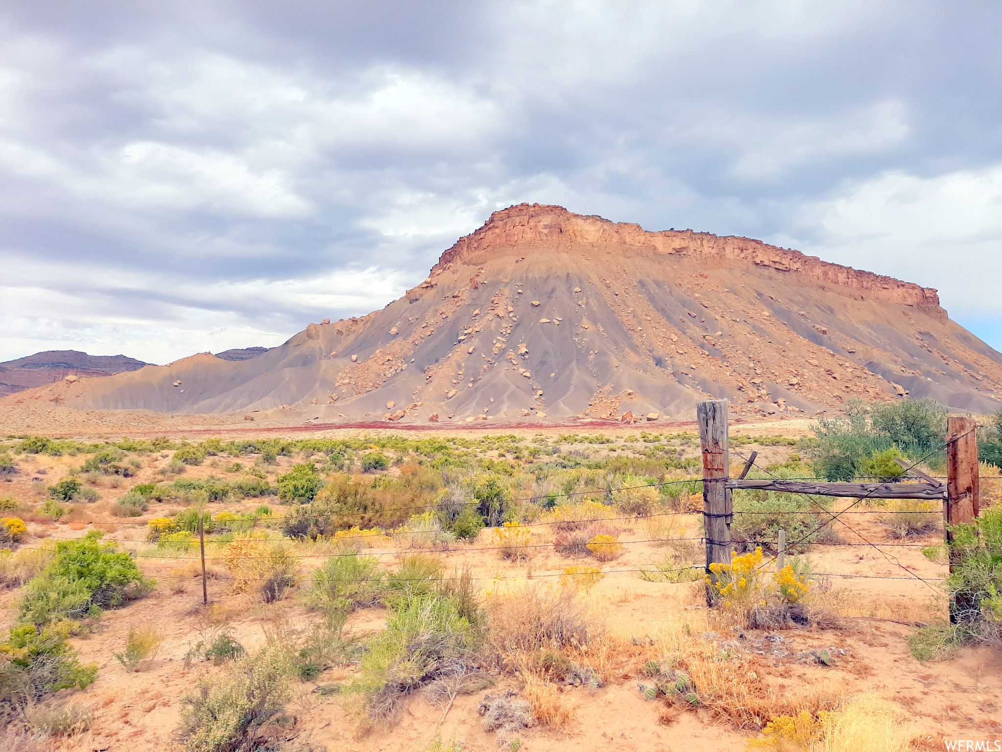 1-ac. land with great views.