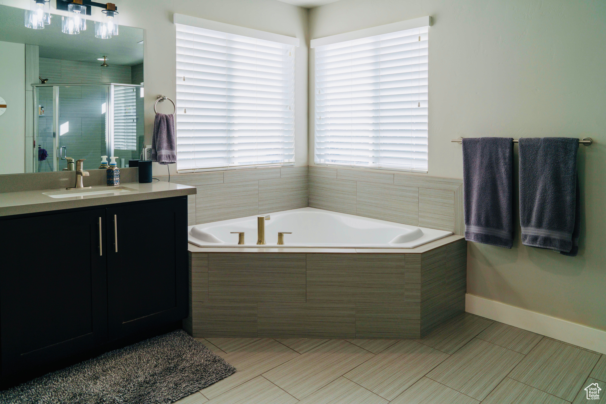 Master bath with large 2 person tub