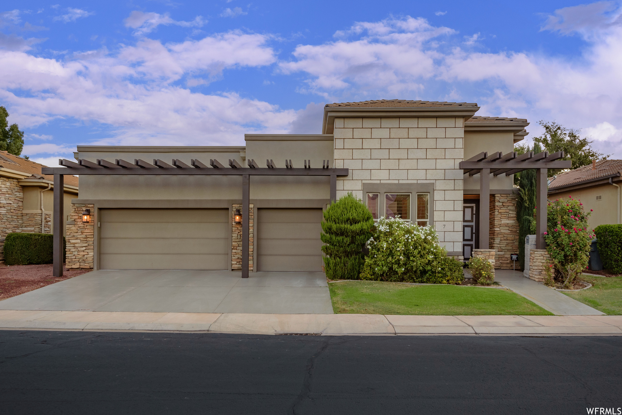 2240 W Sunbrook Dr 7 St. UT 84770 799,000