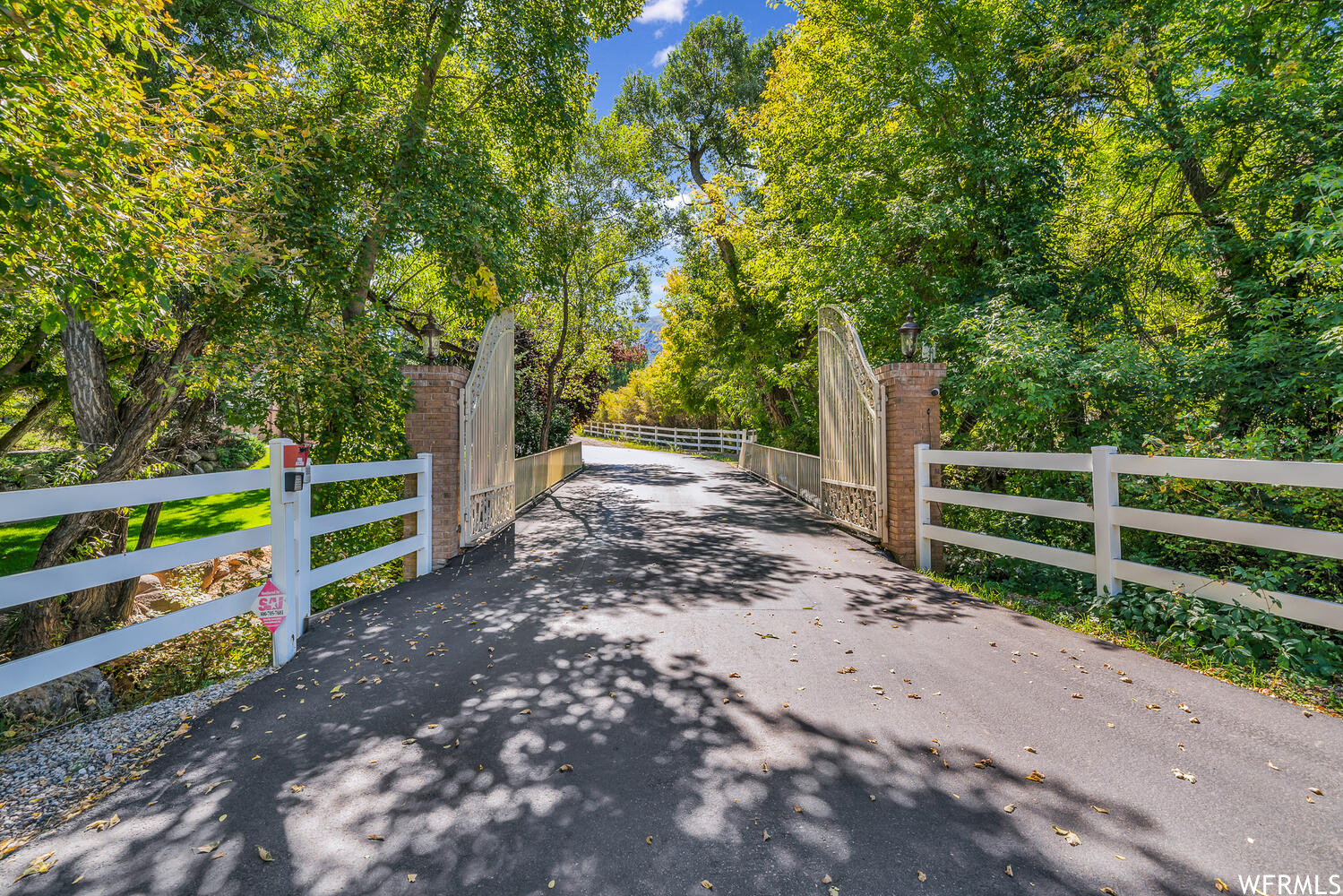 305 S RACHEL, New Harmony, Utah 84757, 11 Bedrooms Bedrooms, 37 Rooms Rooms,12 BathroomsBathrooms,Residential,For sale,RACHEL,1951624