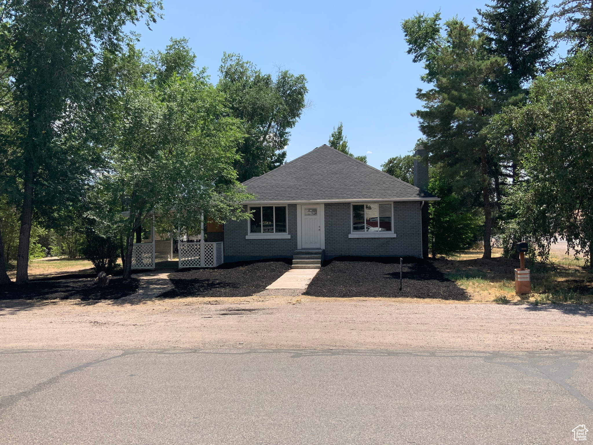 97 W 300 S, Richfield, Utah 84701, 3 Bedrooms Bedrooms, 12 Rooms Rooms,2 BathroomsBathrooms,Residential,For sale,300,1962828