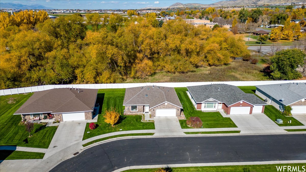 275 W 60 S, Hyde Park, Utah 84318, 2 Bedrooms Bedrooms, 8 Rooms Rooms,1 BathroomBathrooms,Residential,For sale,60,1964146