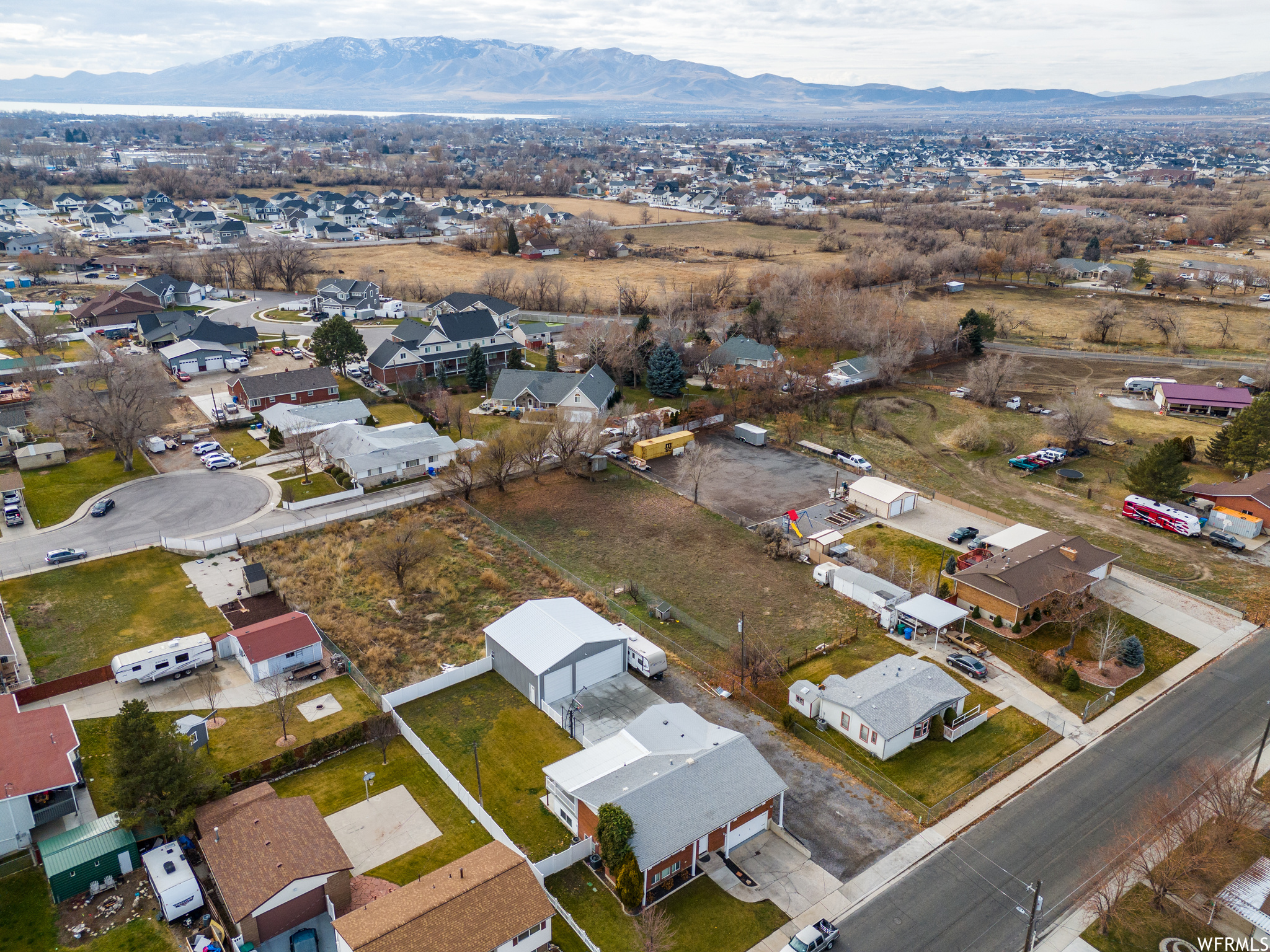 Bird's eye view with a mountain view