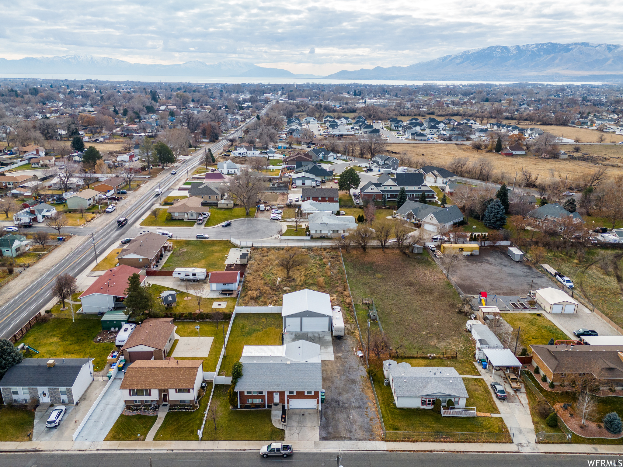 Bird's eye view with a mountain view