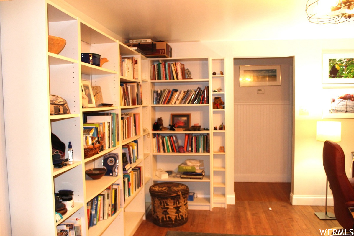 95 N 200 W Bicknell UT 84715 350,000